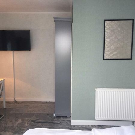 Neues Zimmerapartment Mit Bad Neckarwestheim Buitenkant foto