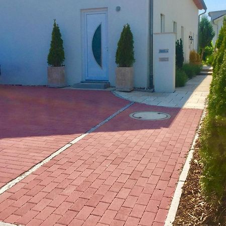 Neues Zimmerapartment Mit Bad Neckarwestheim Buitenkant foto