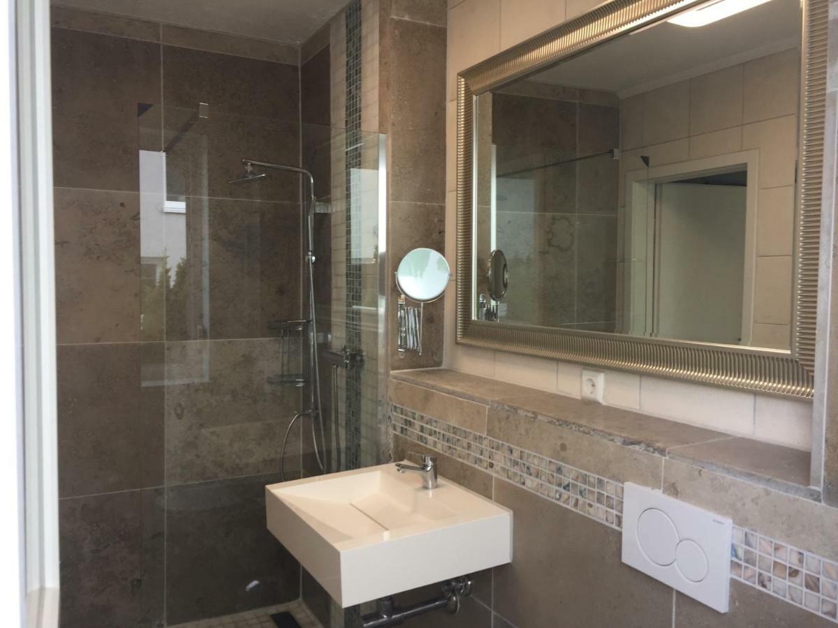 Neues Zimmerapartment Mit Bad Neckarwestheim Buitenkant foto